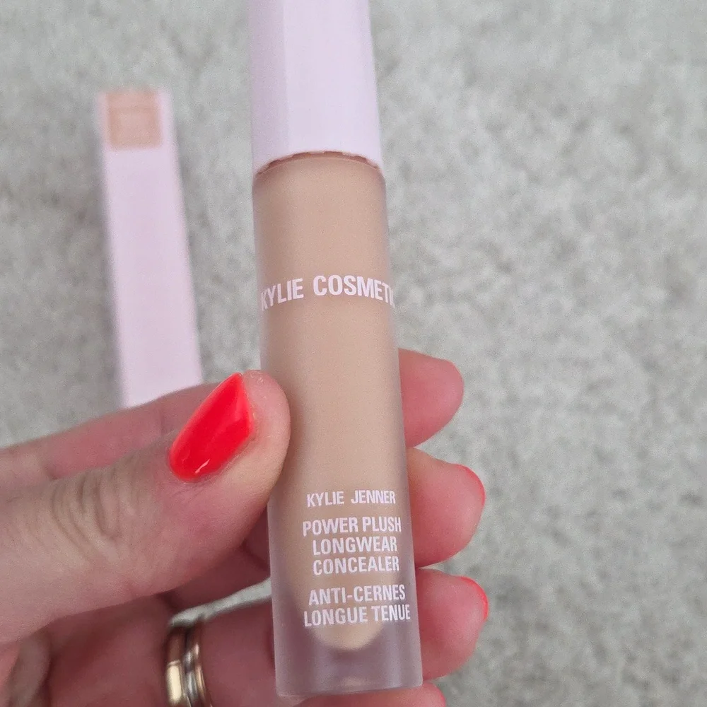 Kylie Cosmetics achieve seamless